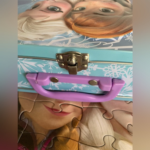 ⚡️3/$20 FROZEN tin case with puzzle - Picture 5 of 6